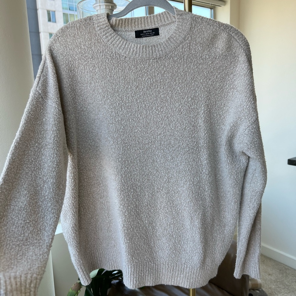White / grey cozy oversized sweater